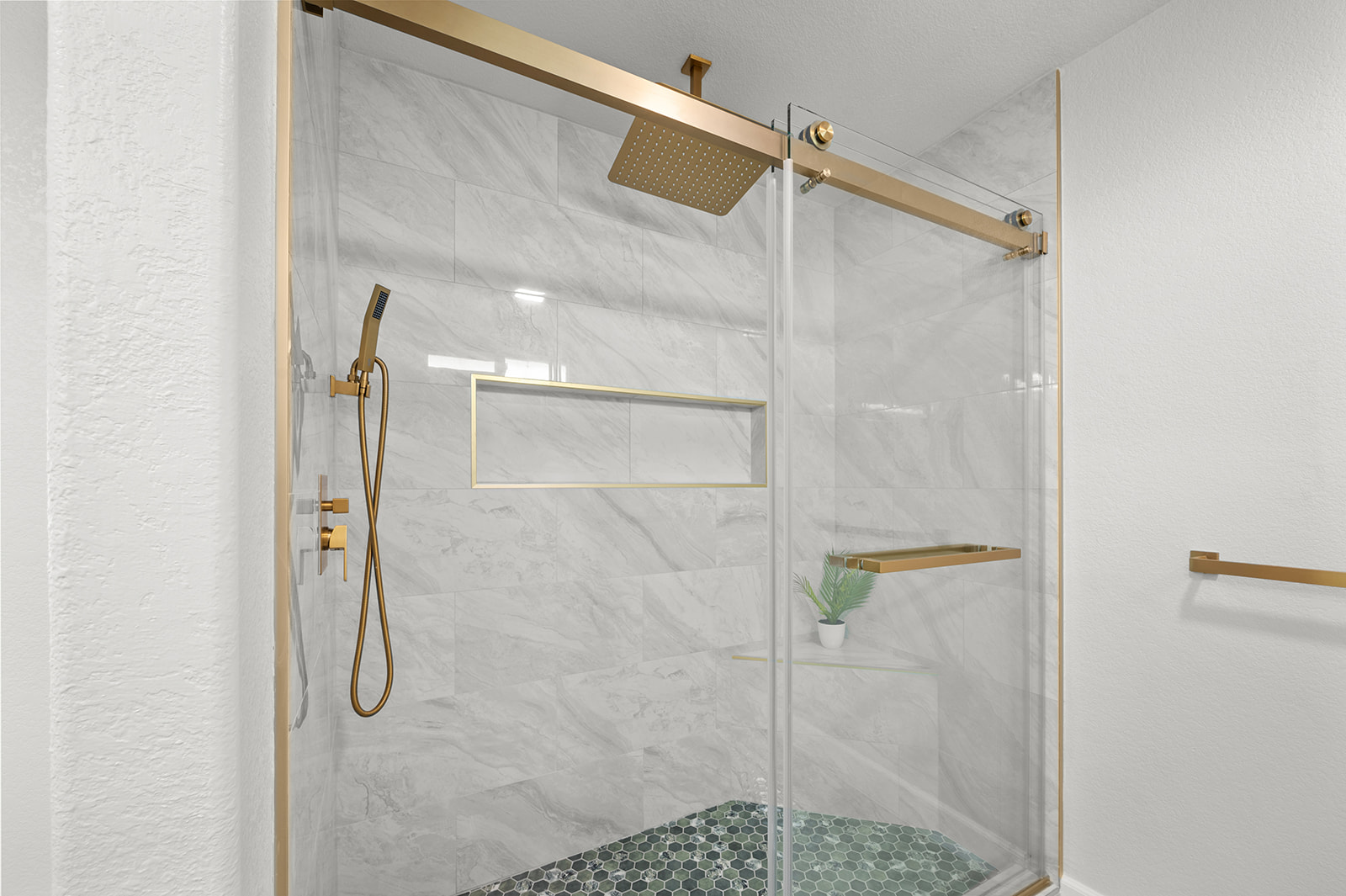 Menifee, California, 92587, United States, 5 Bedrooms Bedrooms, ,4 BathroomsBathrooms,Residential,For Sale,1986088