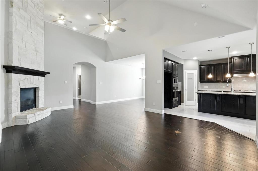 Little Elm, Texas, 75068, United States, 4 Bedrooms Bedrooms, ,5 BathroomsBathrooms,Residential,For Sale,2030364