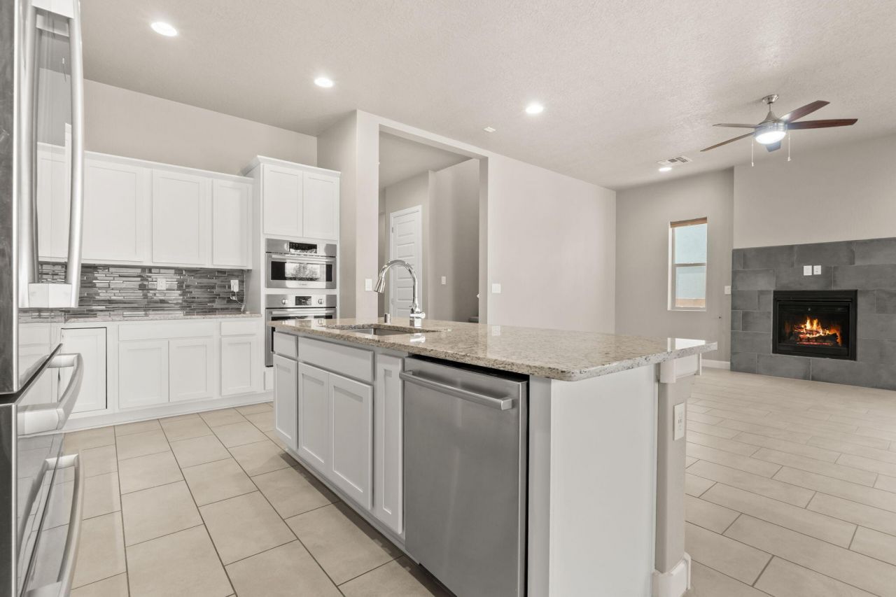 Rio Rancho, New Mexico, 87124, United States, 4 Bedrooms Bedrooms, ,3 BathroomsBathrooms,Residential,For Sale,1924973