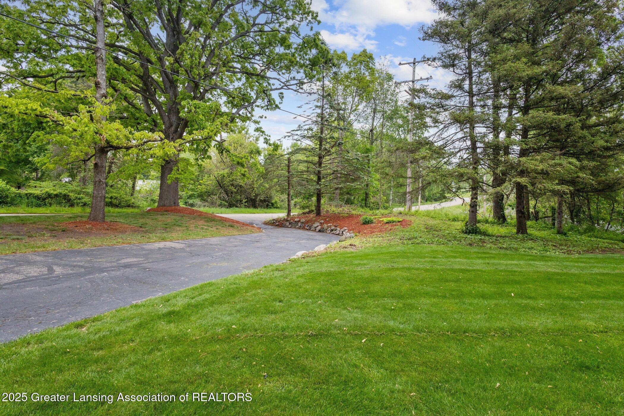 DeWitt, Michigan, 48820, United States, 4 Bedrooms Bedrooms, ,4 BathroomsBathrooms,Residential,For Sale,1911452