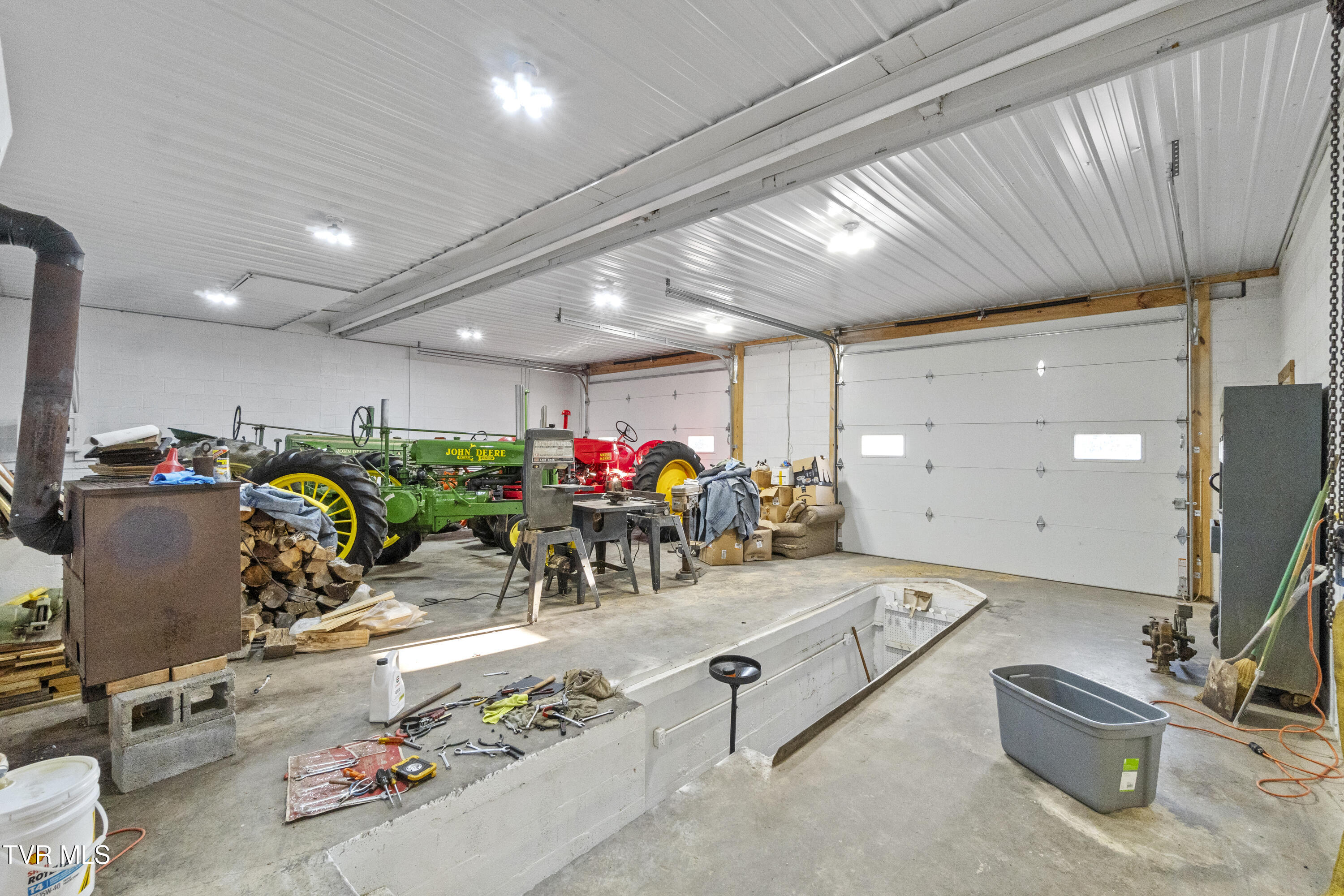 Greeneville, Tennessee, 37743, United States, 3 Bedrooms Bedrooms, ,2 BathroomsBathrooms,Residential,For Sale,1982221