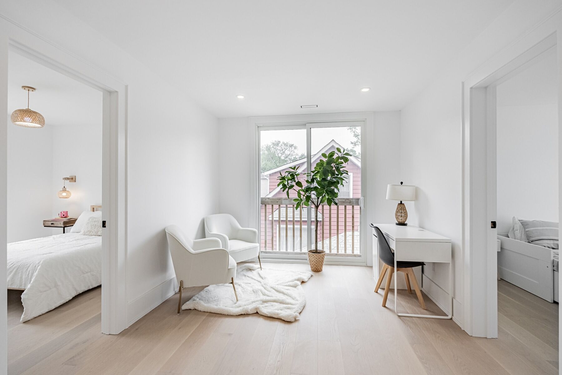  Custom Built Home - 物件實景