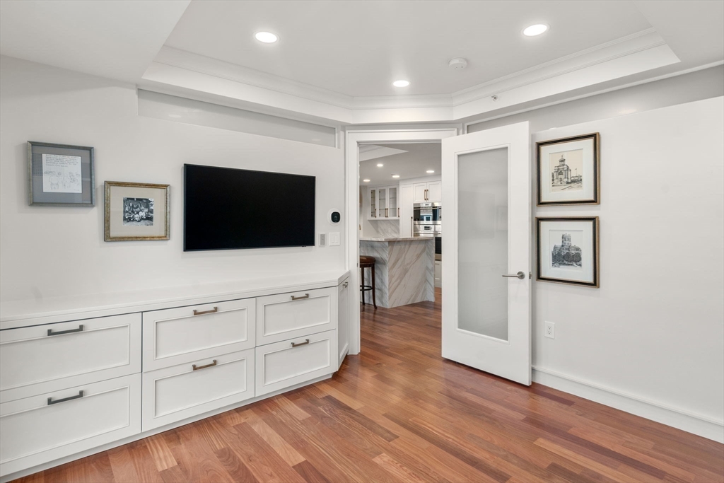 Boston, Massachusetts, 02109, United States, 3 Bedrooms Bedrooms, ,3 BathroomsBathrooms,Residential,For Sale,1847370