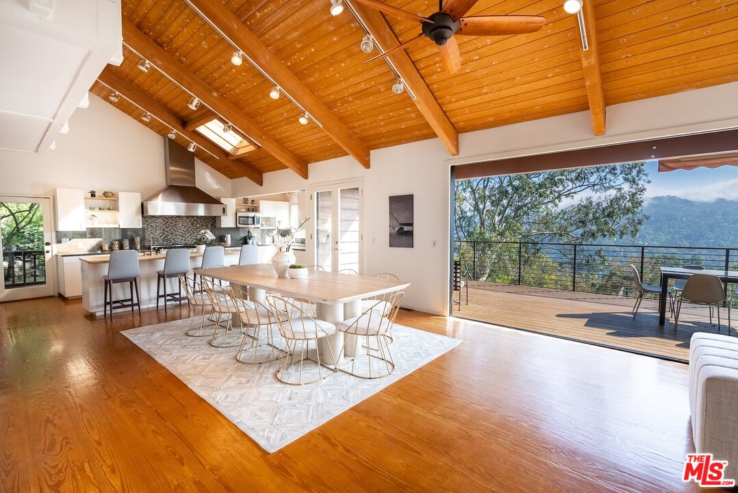 Topanga, California, 90290, United States, 4 Bedrooms Bedrooms, ,5 BathroomsBathrooms,Residential,For Sale,1796839