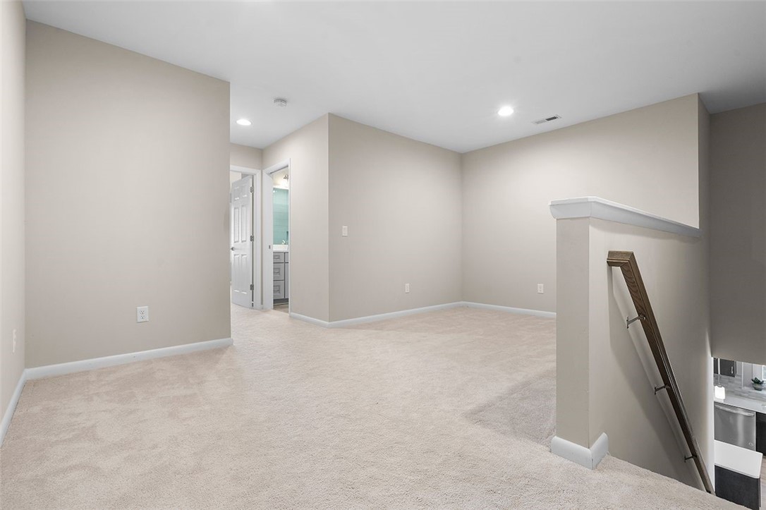 Ohio Twp, Pennsylvania, 15237, United States, 2 Bedrooms Bedrooms, ,3 BathroomsBathrooms,Residential,For Sale,1984724