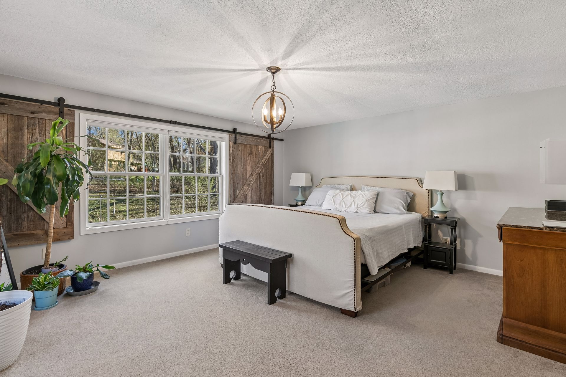  Resort-Style Living with Spectacular Pool and Thoughtfully Designed Spaces - 物件實景