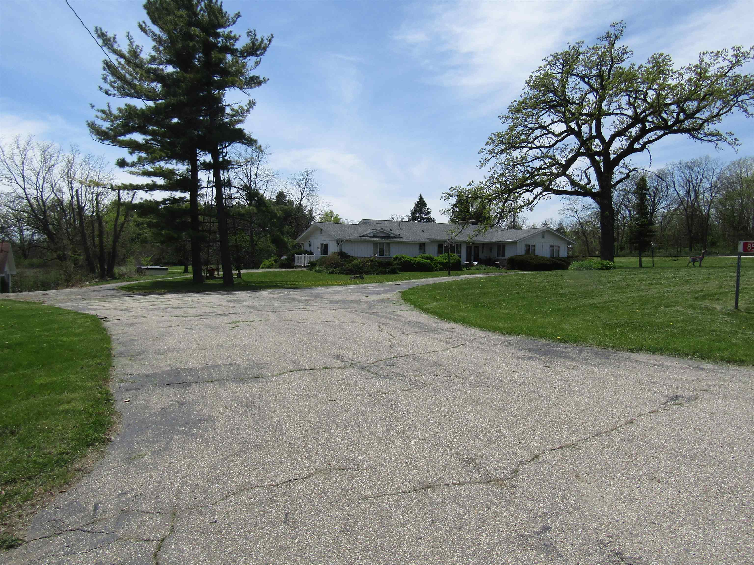 Beloit, Wisconsin, 53511, United States, 6 Bedrooms Bedrooms, ,5 BathroomsBathrooms,Residential,For Sale,1923330