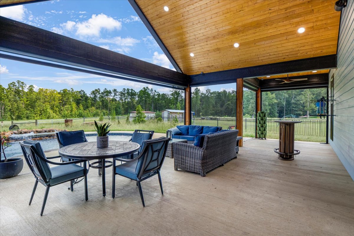 Long Branch, Texas, 75669, United States, 4 Bedrooms Bedrooms, ,4 BathroomsBathrooms,Residential,For Sale,1908688