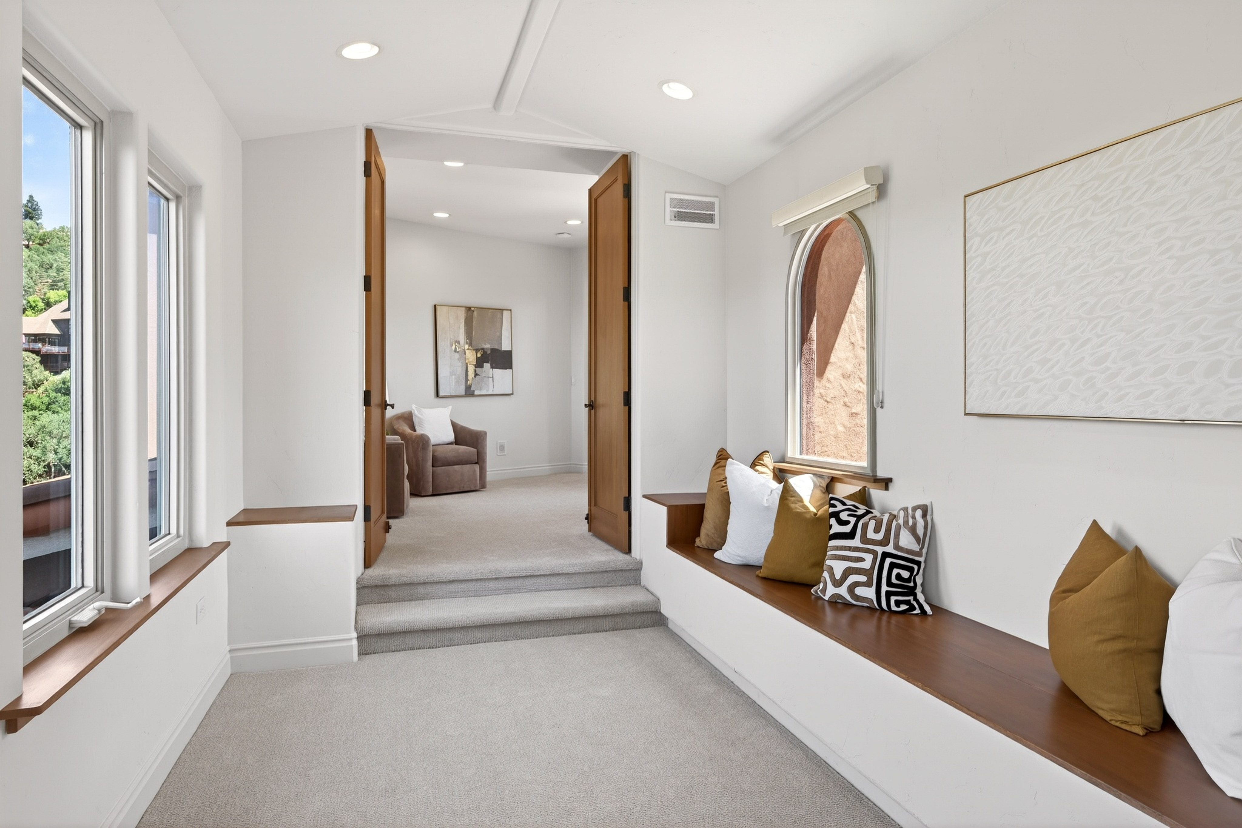  An Extraordinary Round Hill Estate Defined by Privacy, Views, and Sophistication - 物件實景
