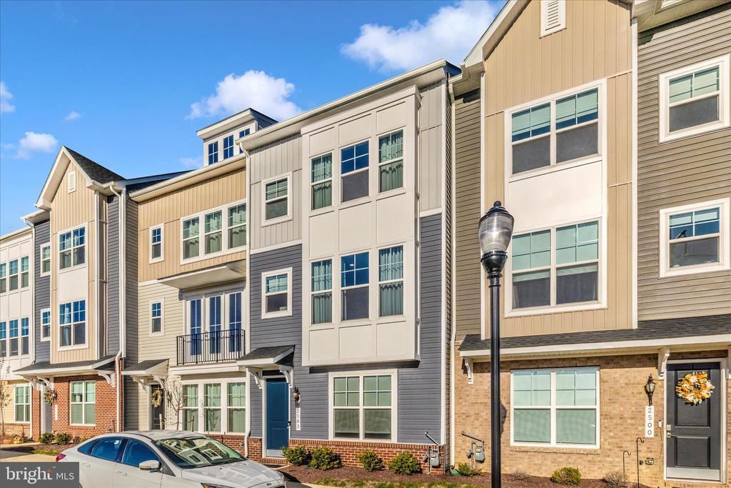 Frederick, Maryland, 21701, United States, 4 Bedrooms Bedrooms, ,4 BathroomsBathrooms,Residential,For Sale,2005194