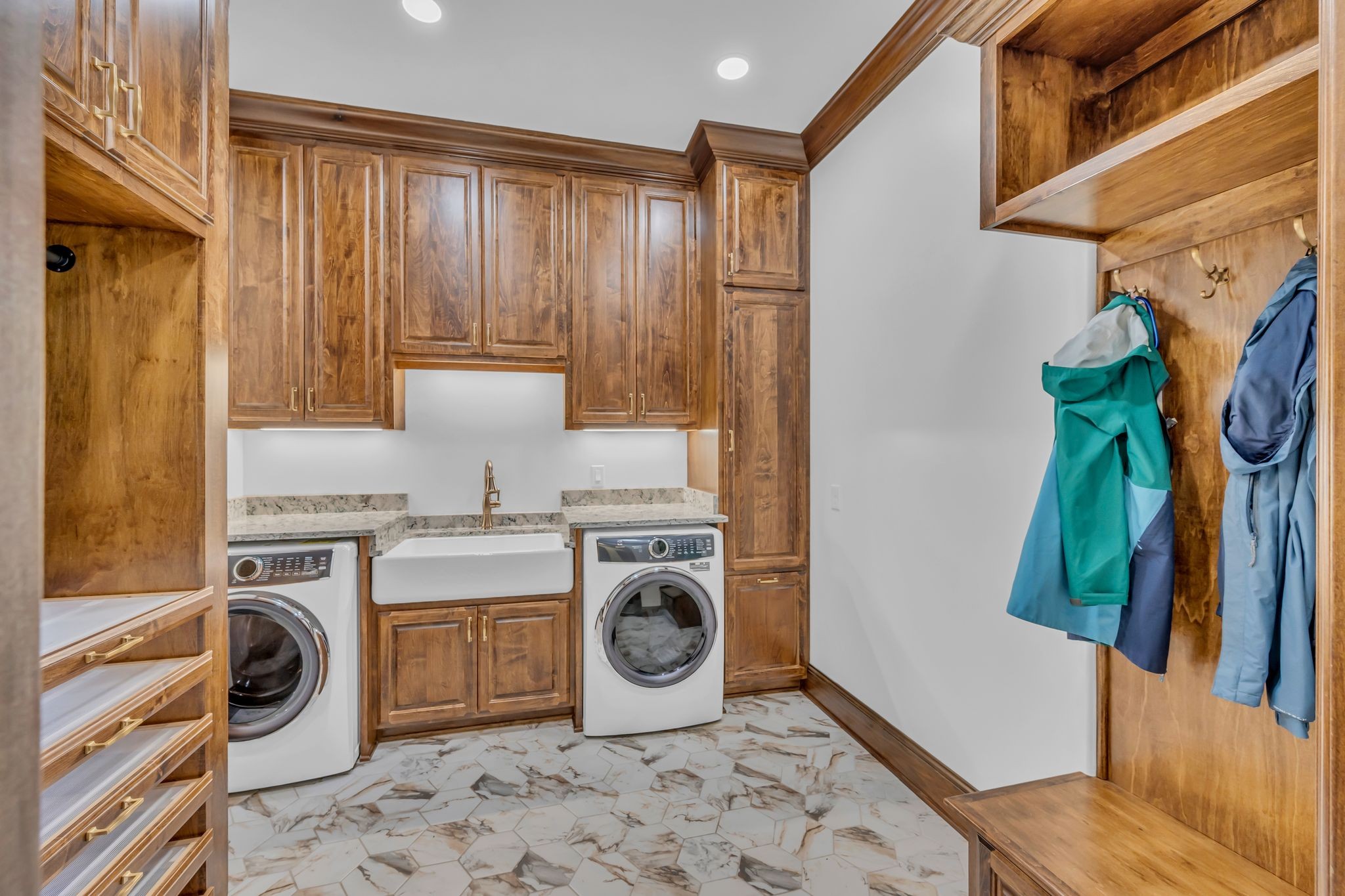 Brentwood, Tennessee, 37027, United States, 5 Bedrooms Bedrooms, ,7 BathroomsBathrooms,Residential,For Sale,2002068