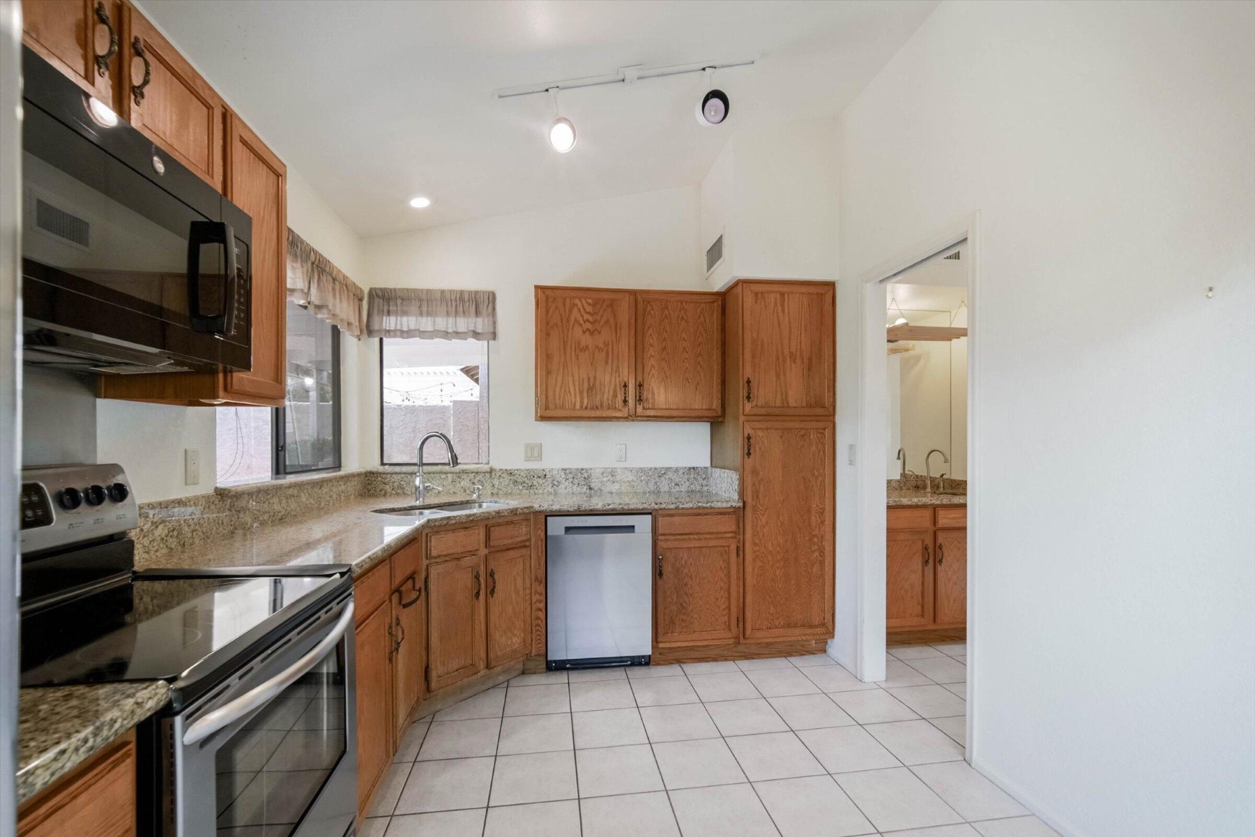  3510 E Hampton Avenue  Mesa, AZ - 物件實景