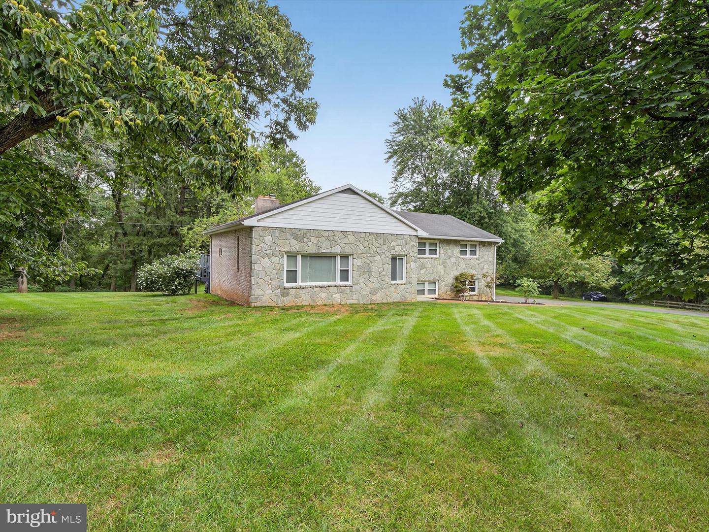 Lancaster, Pennsylvania, 17601, United States, 4 Bedrooms Bedrooms, ,3 BathroomsBathrooms,Residential,For Sale,2003108