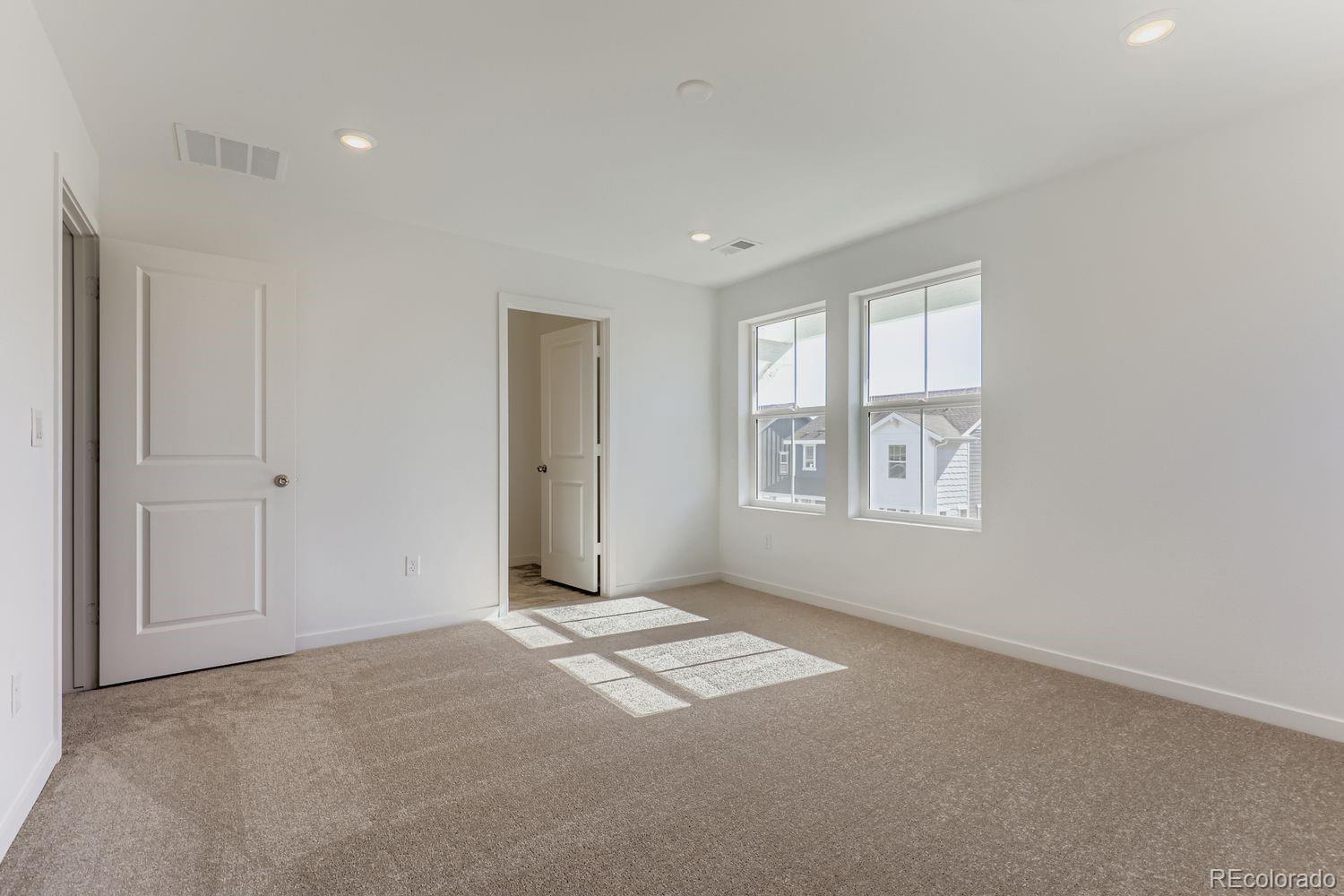 Thornton, Colorado, 80602, United States, 3 Bedrooms Bedrooms, ,2 BathroomsBathrooms,Residential,For Sale,1956727