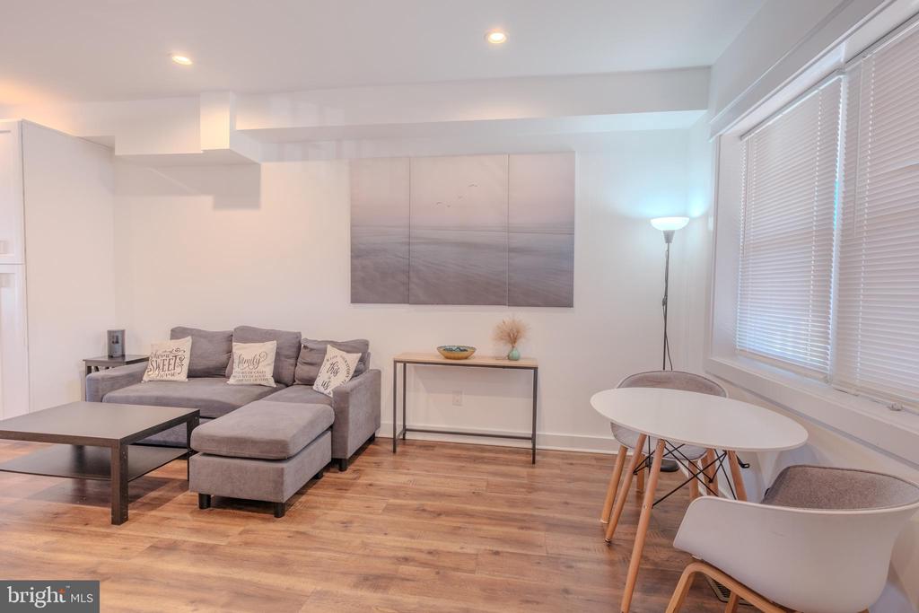 Washington, District of Columbia, 20011, United States, 4 Bedrooms Bedrooms, ,4 BathroomsBathrooms,Residential,For Sale,1895045