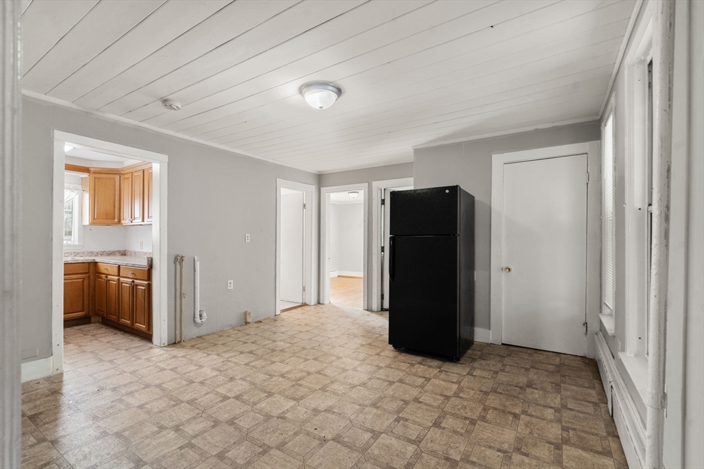 Southbridge, Massachusetts, 01550, United States, 7 Bedrooms Bedrooms, ,4 BathroomsBathrooms,Residential,For Sale,1990940