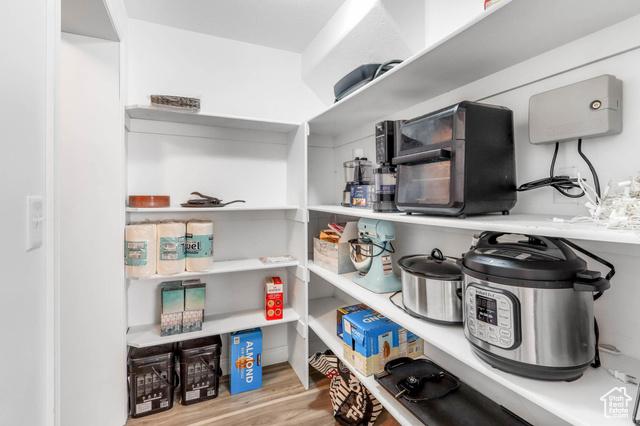 Riverdale, Utah, 84405, United States, 5 Bedrooms Bedrooms, ,3 BathroomsBathrooms,Residential,For Sale,1978780