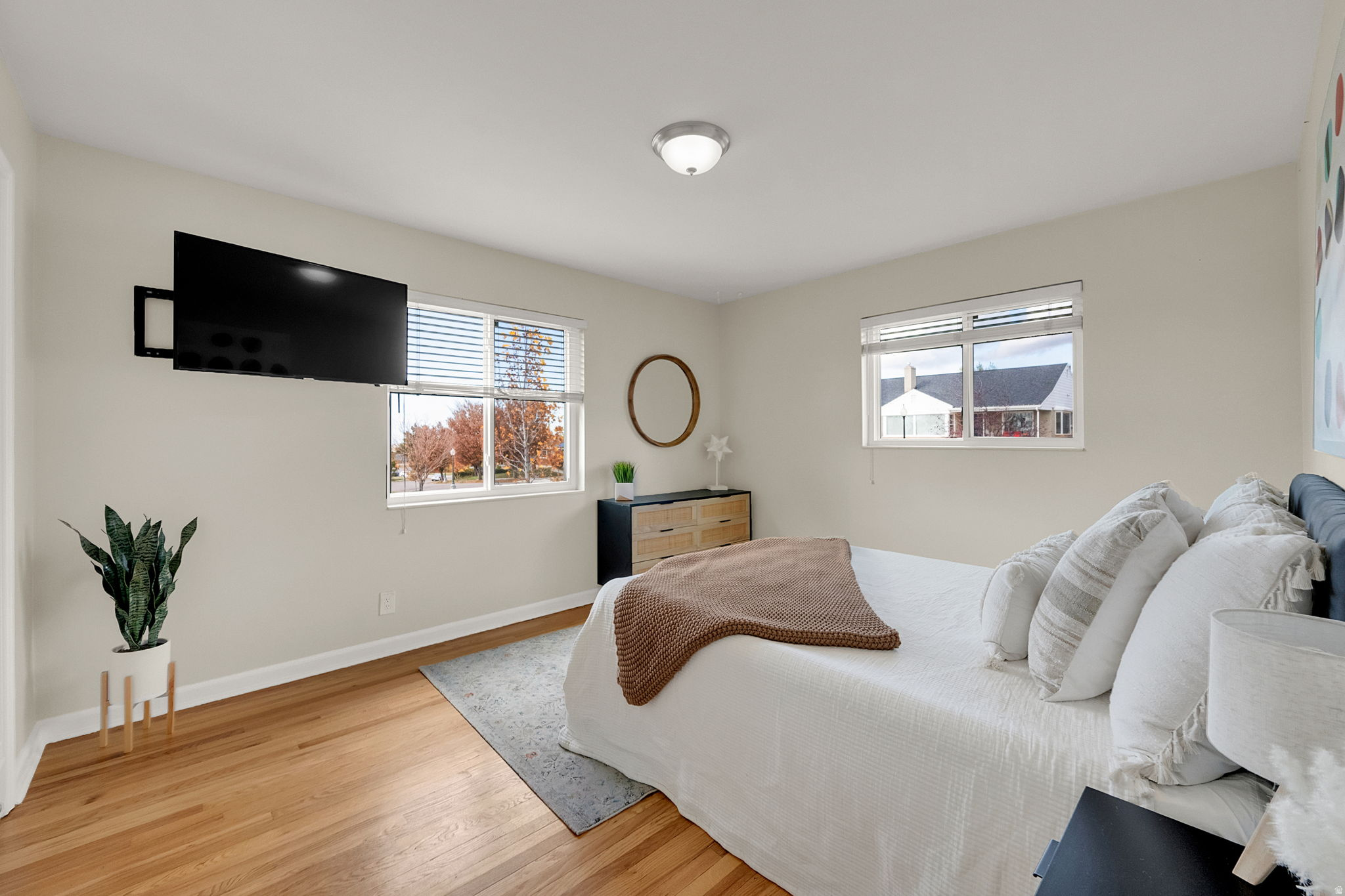 Salt Lake City, Utah, 84108, United States, 4 Bedrooms Bedrooms, ,2 BathroomsBathrooms,Residential,For Sale,1989223