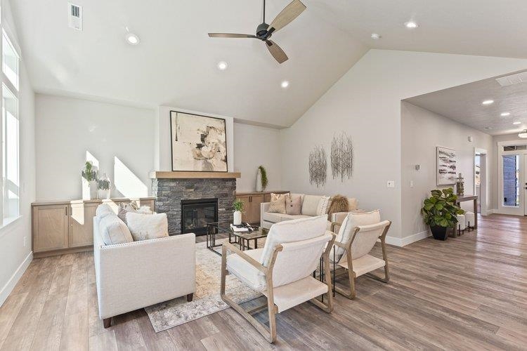 Colbert, Washington, 99005, United States, 4 Bedrooms Bedrooms, ,3 BathroomsBathrooms,Residential,For Sale,1890312