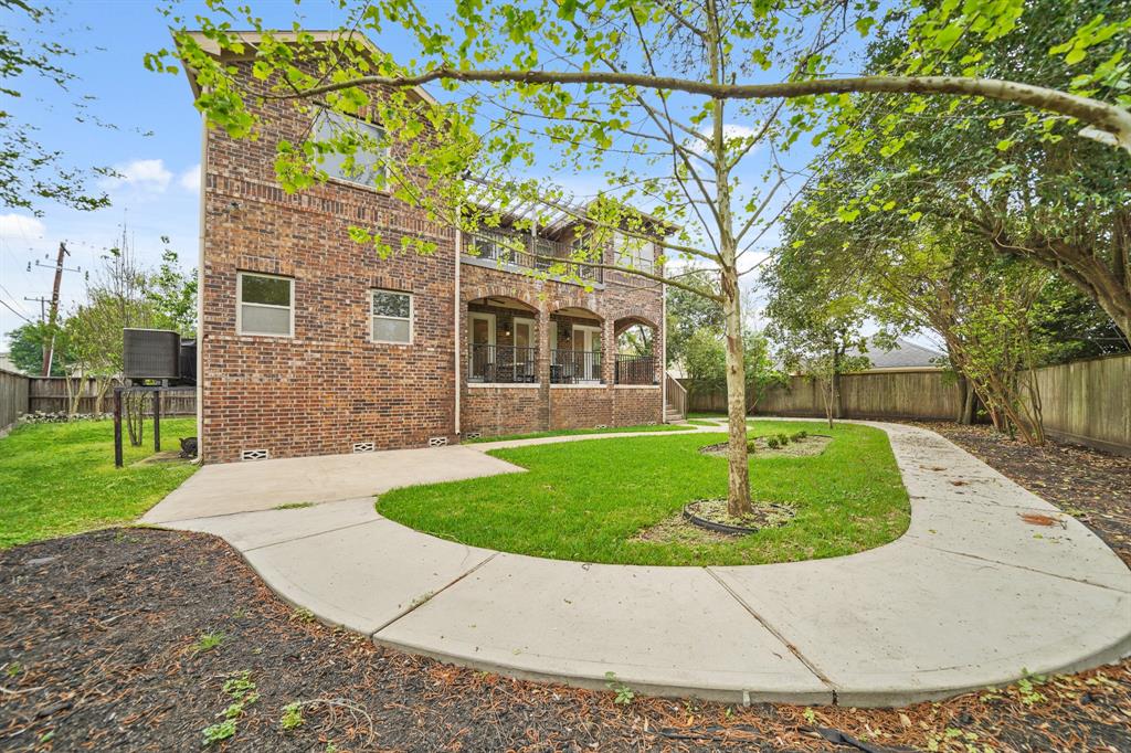 Houston, Texas, 77096, United States, 4 Bedrooms Bedrooms, ,6 BathroomsBathrooms,Residential,For Sale,1827201