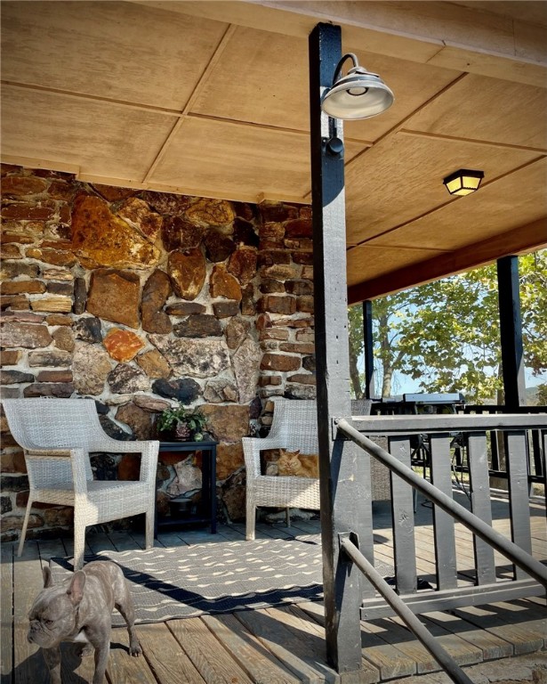 Berryville, Arkansas, 72616, United States, 6 Bedrooms Bedrooms, ,4 BathroomsBathrooms,Residential,For Sale,1988341