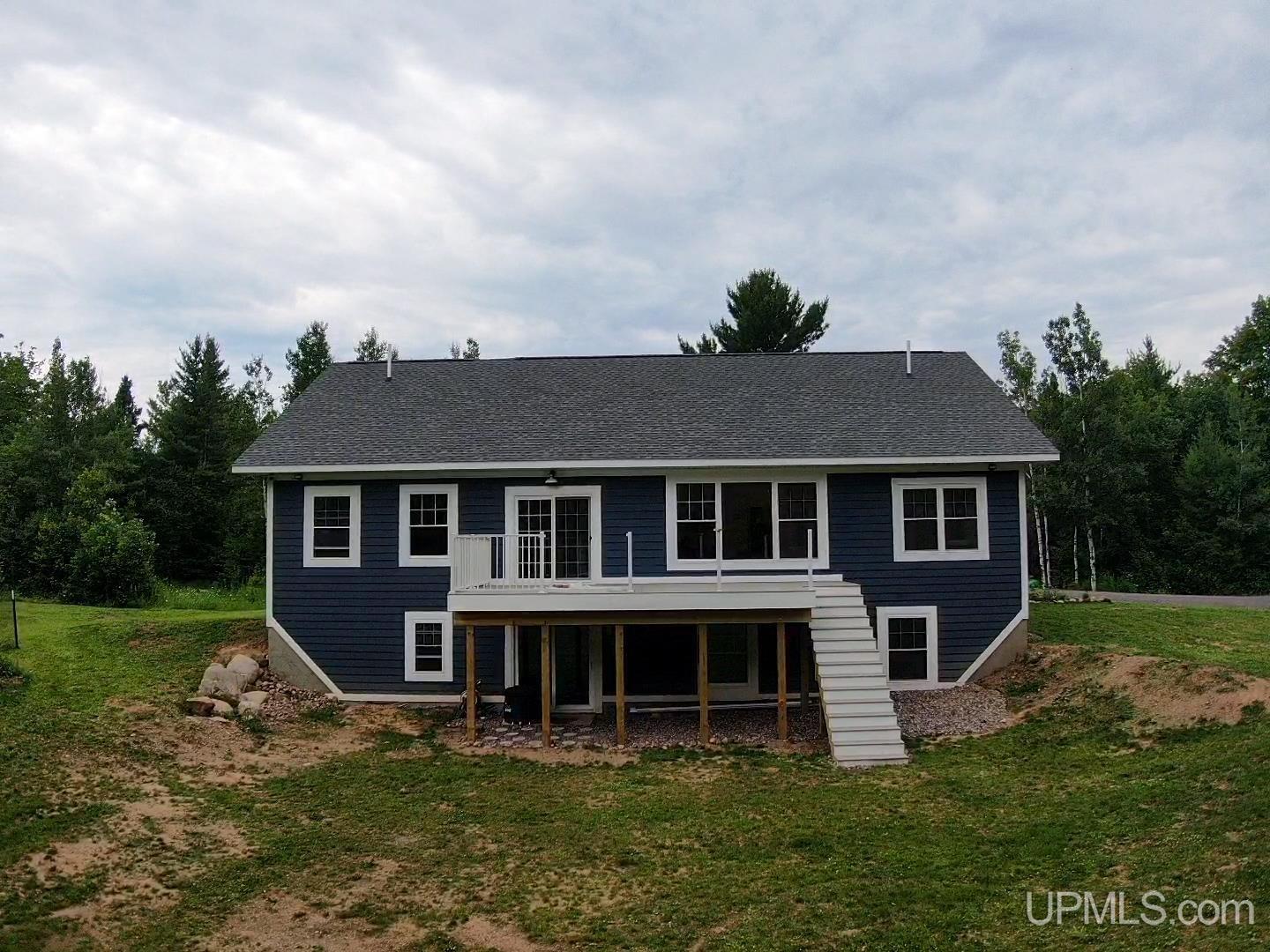 Hancock, Michigan, 49930, United States, 3 Bedrooms Bedrooms, ,3 BathroomsBathrooms,Residential,For Sale,1901071