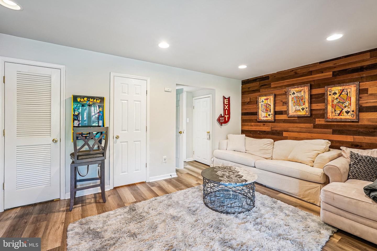 Ashburn, Virginia, 20147, United States, 3 Bedrooms Bedrooms, ,4 BathroomsBathrooms,Residential,For Sale,1906783