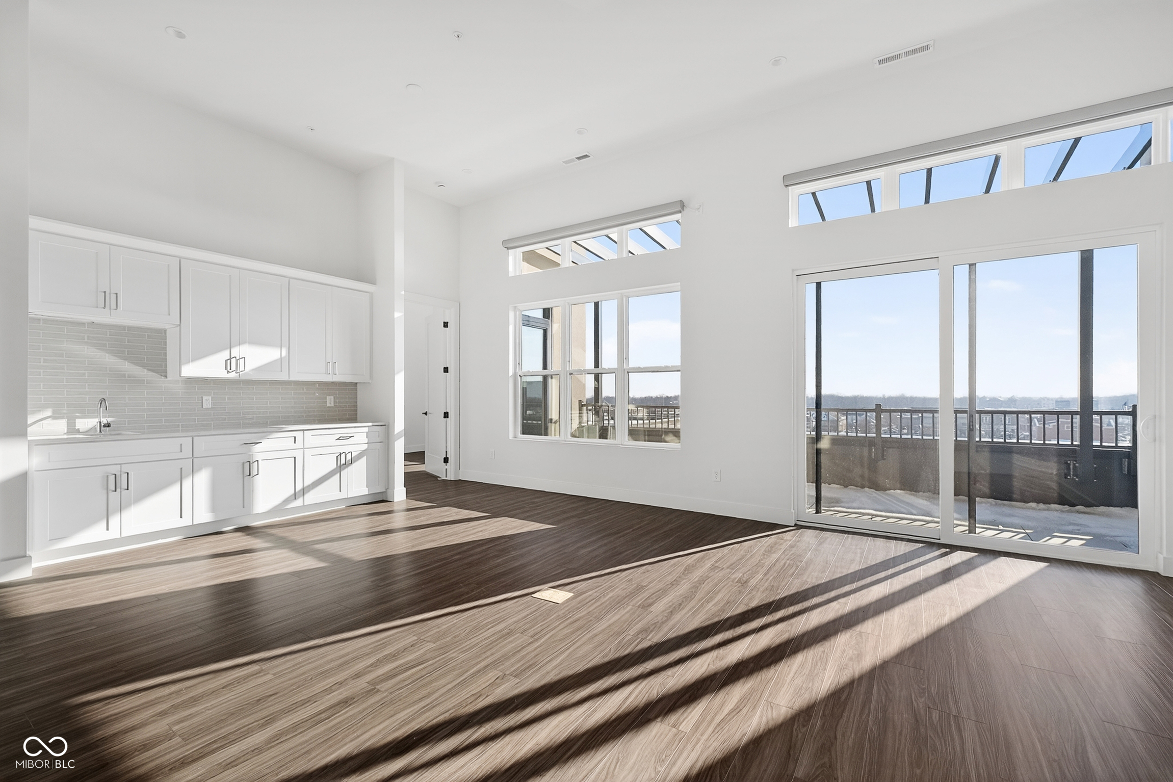 Carmel, Indiana, 46032, United States, 2 Bedrooms Bedrooms, ,3 BathroomsBathrooms,Residential,For Sale,1977129