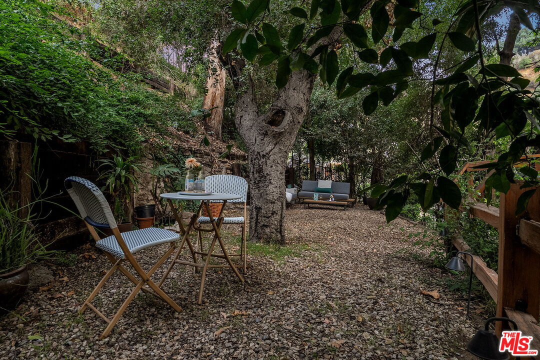 Los Angeles, California, 90046, United States, 3 Bedrooms Bedrooms, ,2 BathroomsBathrooms,Residential,For Sale,1910826