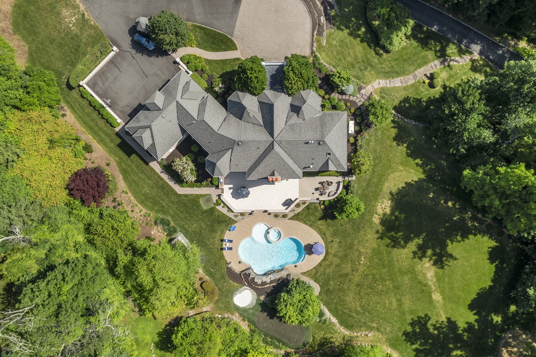  Majestic French Normandy Chateau Nestled Within a Five-Acre Gated Property - 物件實景