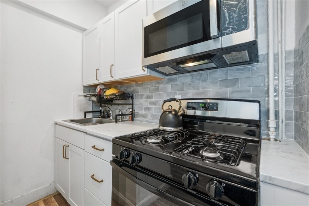 Swampscott, Massachusetts, 01907, United States, 6 Bedrooms Bedrooms, ,3 BathroomsBathrooms,Residential,For Sale,1912101