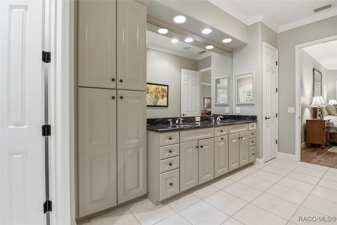 Lecanto, Florida, 34461, United States, 3 Bedrooms Bedrooms, ,4 BathroomsBathrooms,Residential,For Sale,2005671