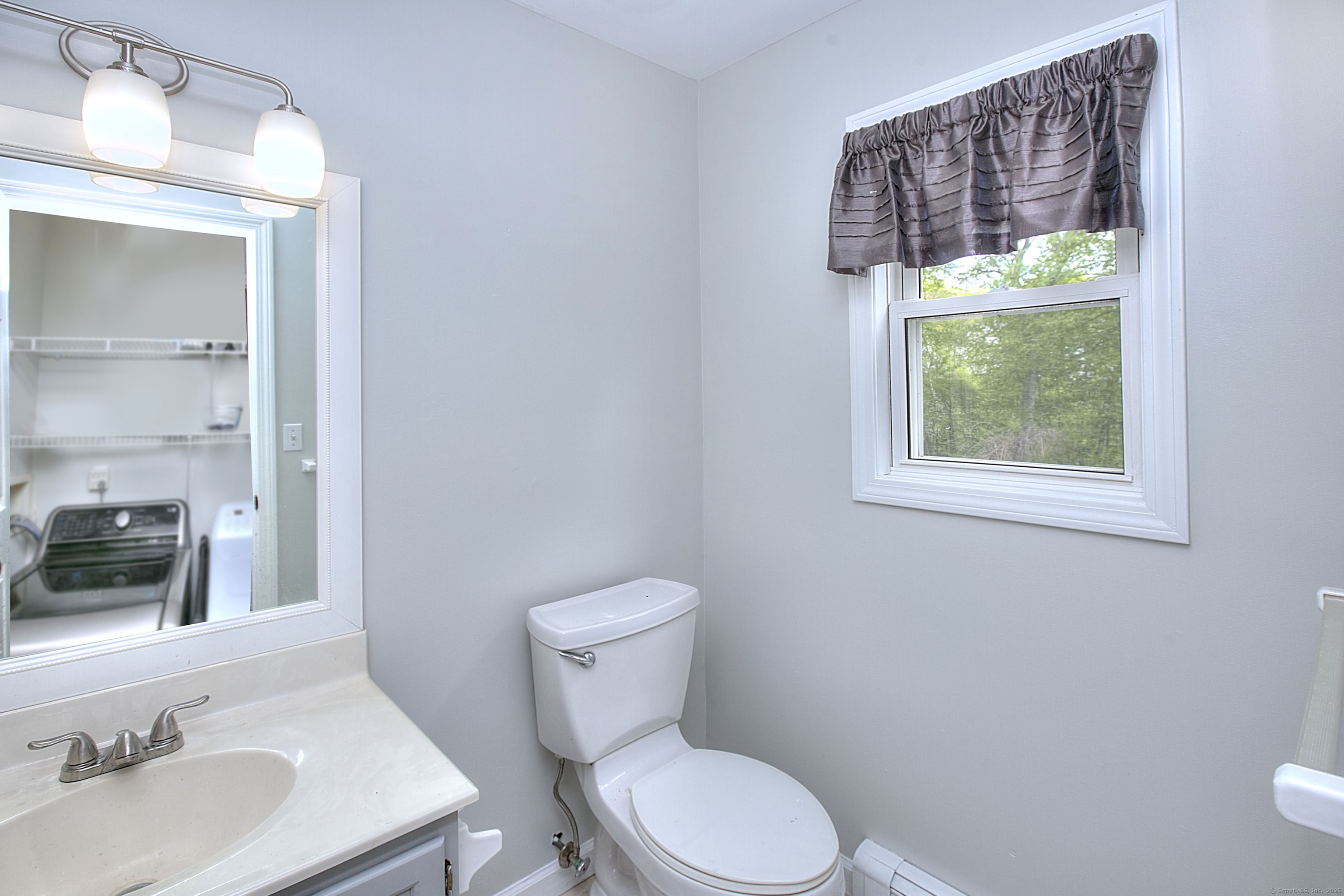 Seymour, Connecticut, 06483, United States, 4 Bedrooms Bedrooms, ,4 BathroomsBathrooms,Residential,For Sale,1820200