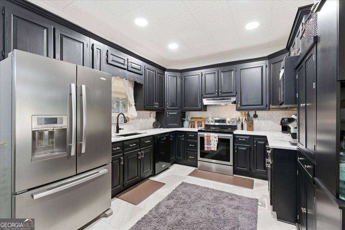 Douglasville, Georgia, 30135, United States, 5 Bedrooms Bedrooms, ,3 BathroomsBathrooms,Residential,For Sale,1988782