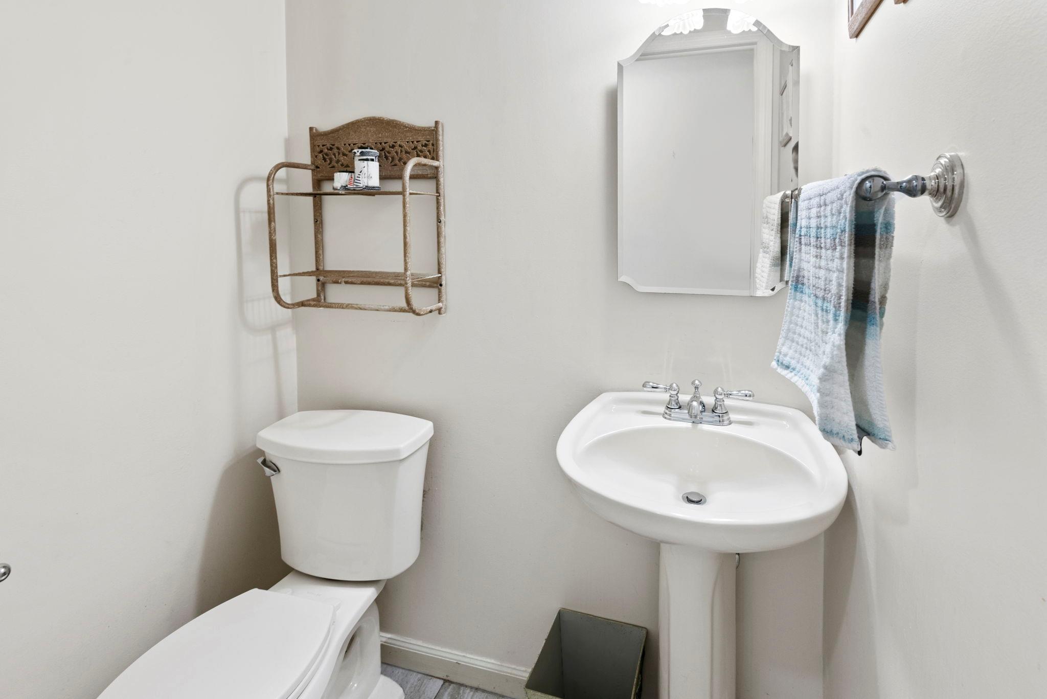 Northport, New York, 11768, United States, 2 Bedrooms Bedrooms, ,3 BathroomsBathrooms,Residential,For Sale,1900876