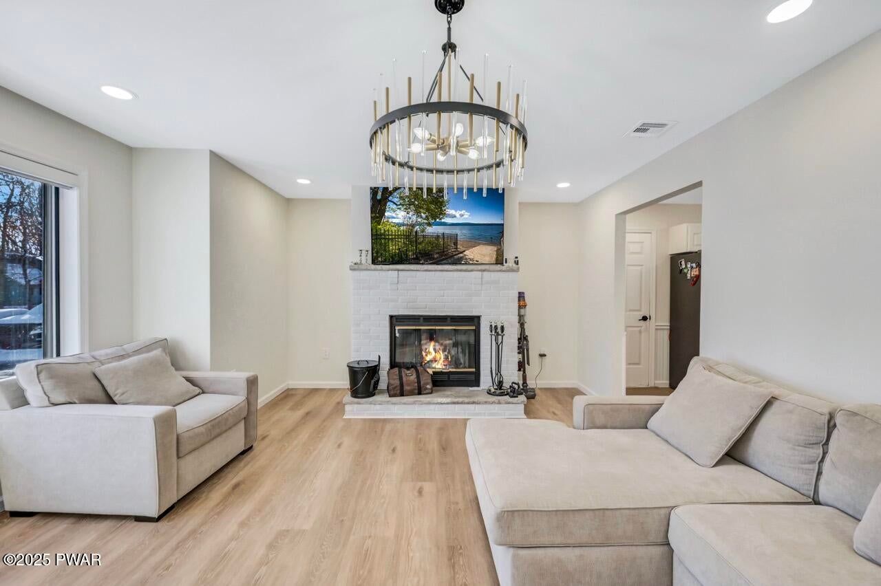 Lords Valley, Pennsylvania, 18428, United States, 6 Bedrooms Bedrooms, ,3 BathroomsBathrooms,Residential,For Sale,2001480