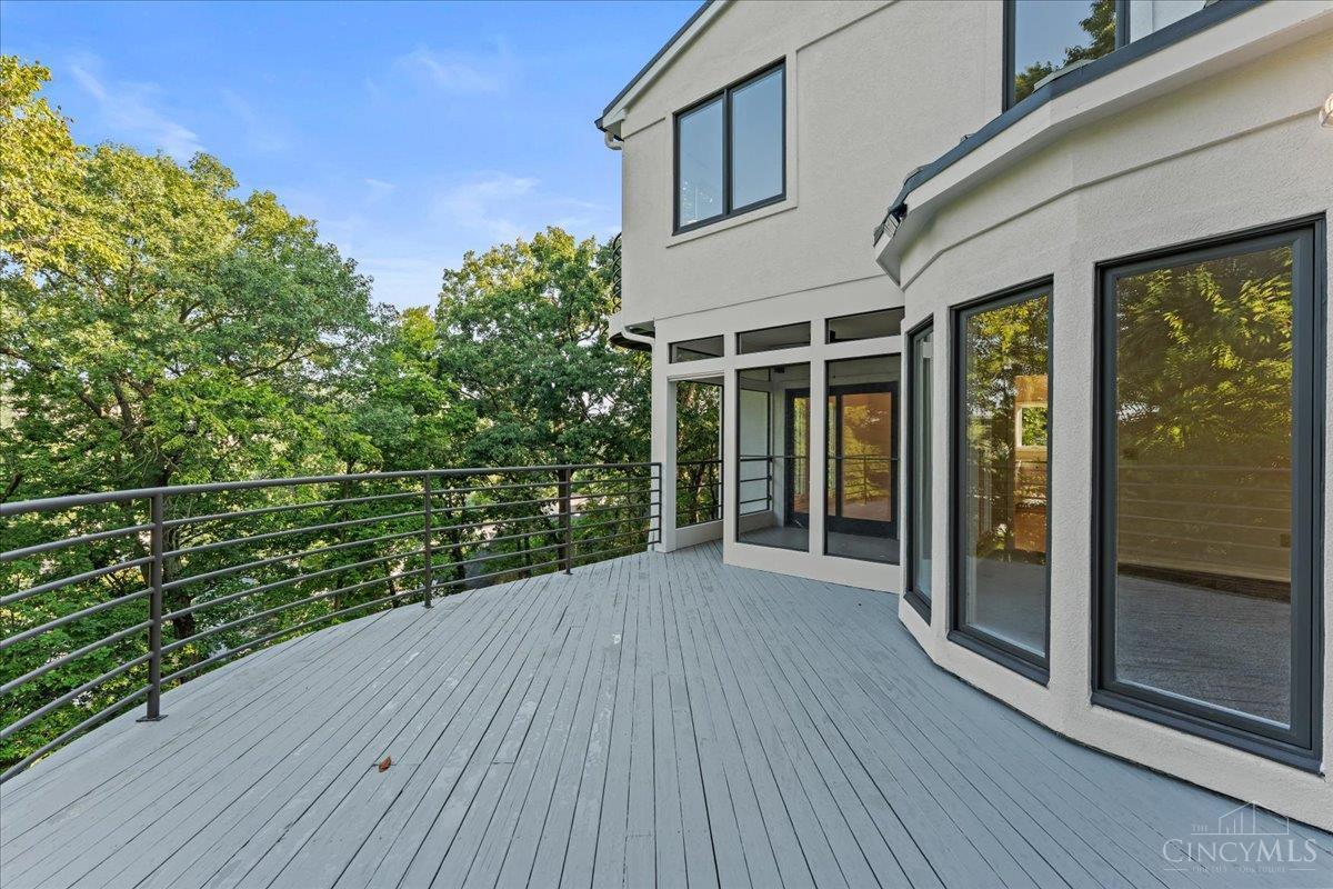 Cincinnati, Ohio, 45226, United States, 4 Bedrooms Bedrooms, ,4 BathroomsBathrooms,Residential,For Sale,1912021