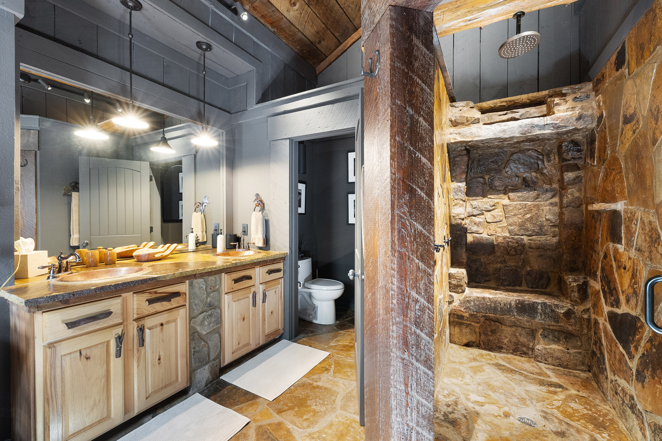  Mineral Bluff Retreat Offers Resort-caliber Outdoor Living and Sweeping Views - 物件實景