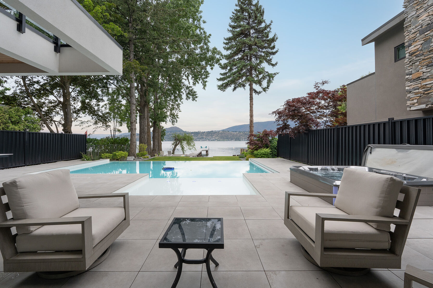  Luxury on the Abbott Corridor - 物件實景