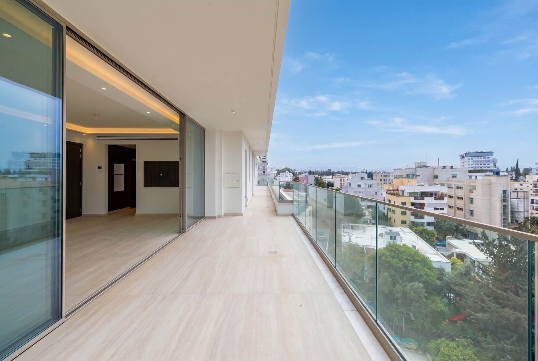  Four Bedroom Penthouse in Nicosia with Private Jacuzzi and Panoramic City Views - 物件實景