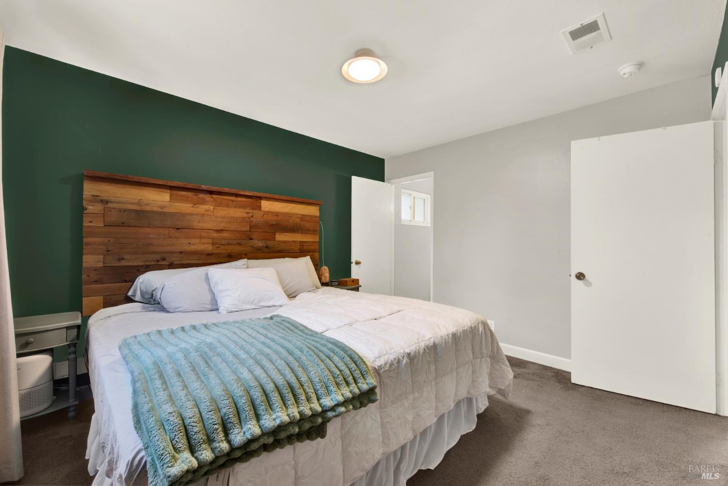 Vacaville, California, 95687, United States, 3 Bedrooms Bedrooms, ,2 BathroomsBathrooms,Residential,For Sale,1940371