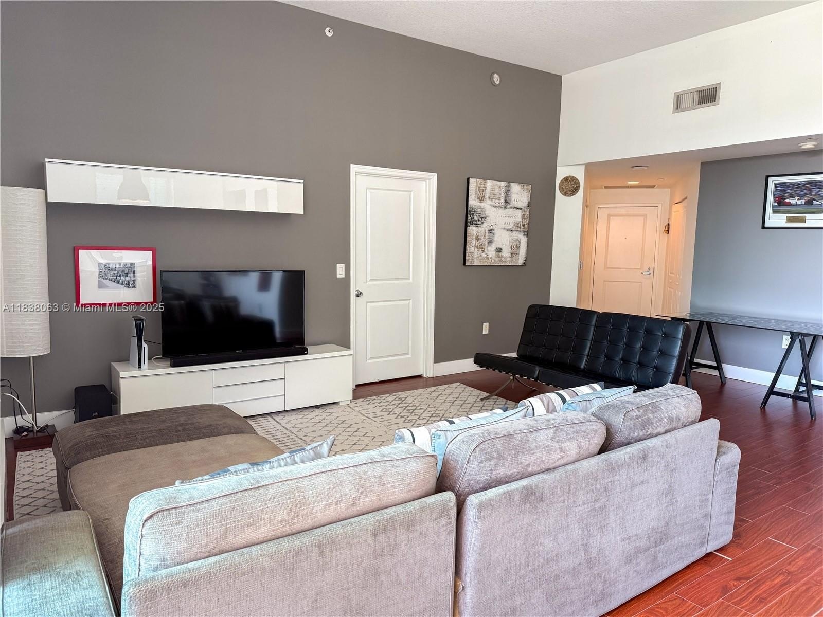 Miami, Florida, 33130, United States, 2 Bedrooms Bedrooms, ,2 BathroomsBathrooms,Residential,For Sale,1936974