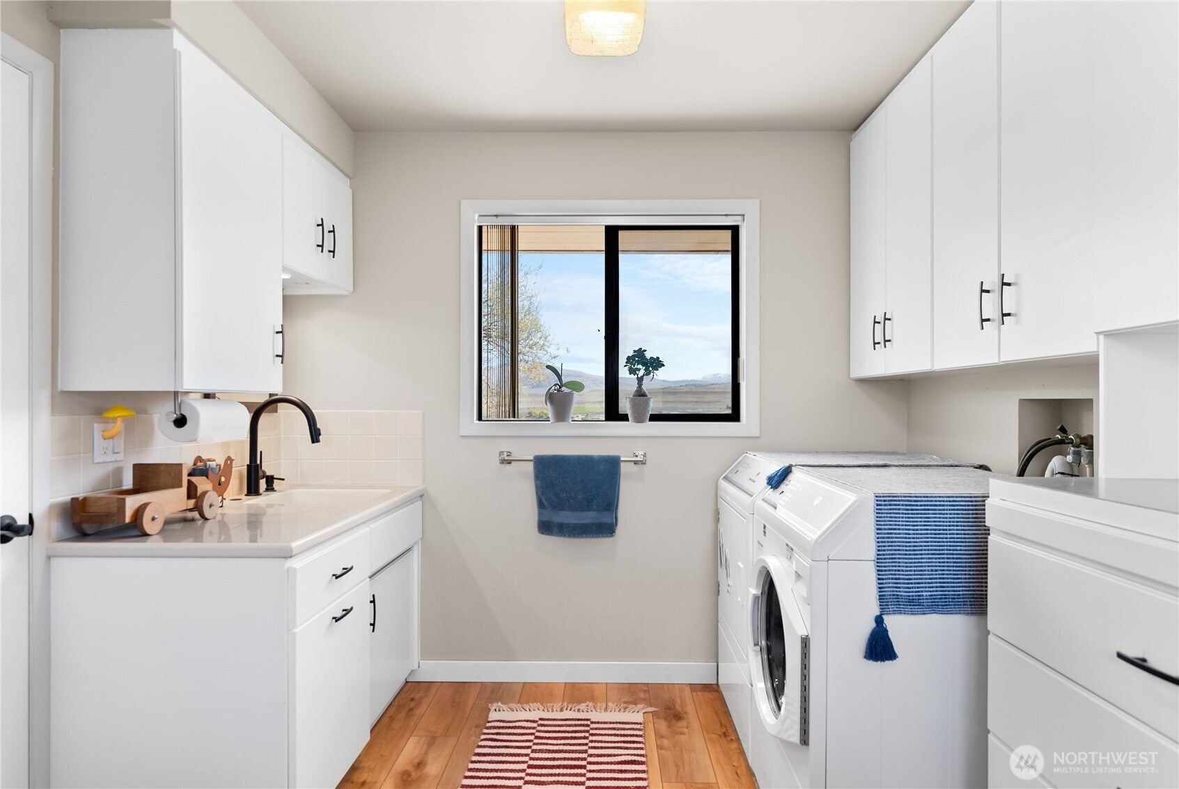 Okanogan, Washington, 98840, United States, 3 Bedrooms Bedrooms, ,2 BathroomsBathrooms,Residential,For Sale,1786609