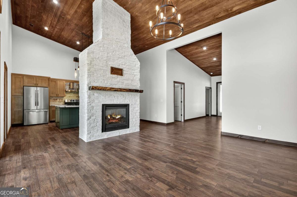 Mineral Bluff, Georgia, 30559, United States, 3 Bedrooms Bedrooms, ,3 BathroomsBathrooms,Residential,For Sale,1877867
