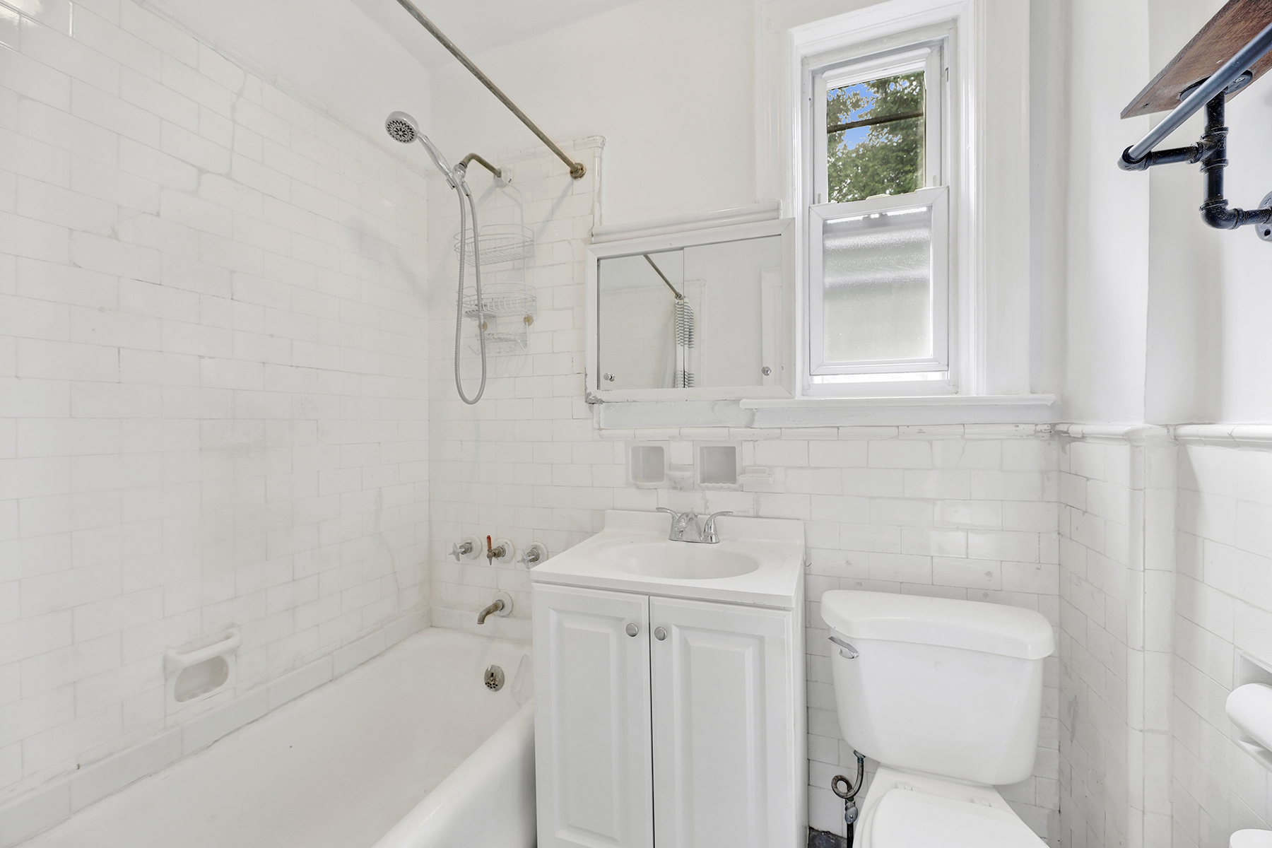 Brooklyn, New York, 11228, United States, 3 Bedrooms Bedrooms, ,1 BathroomBathrooms,Residential,For Sale,1900699