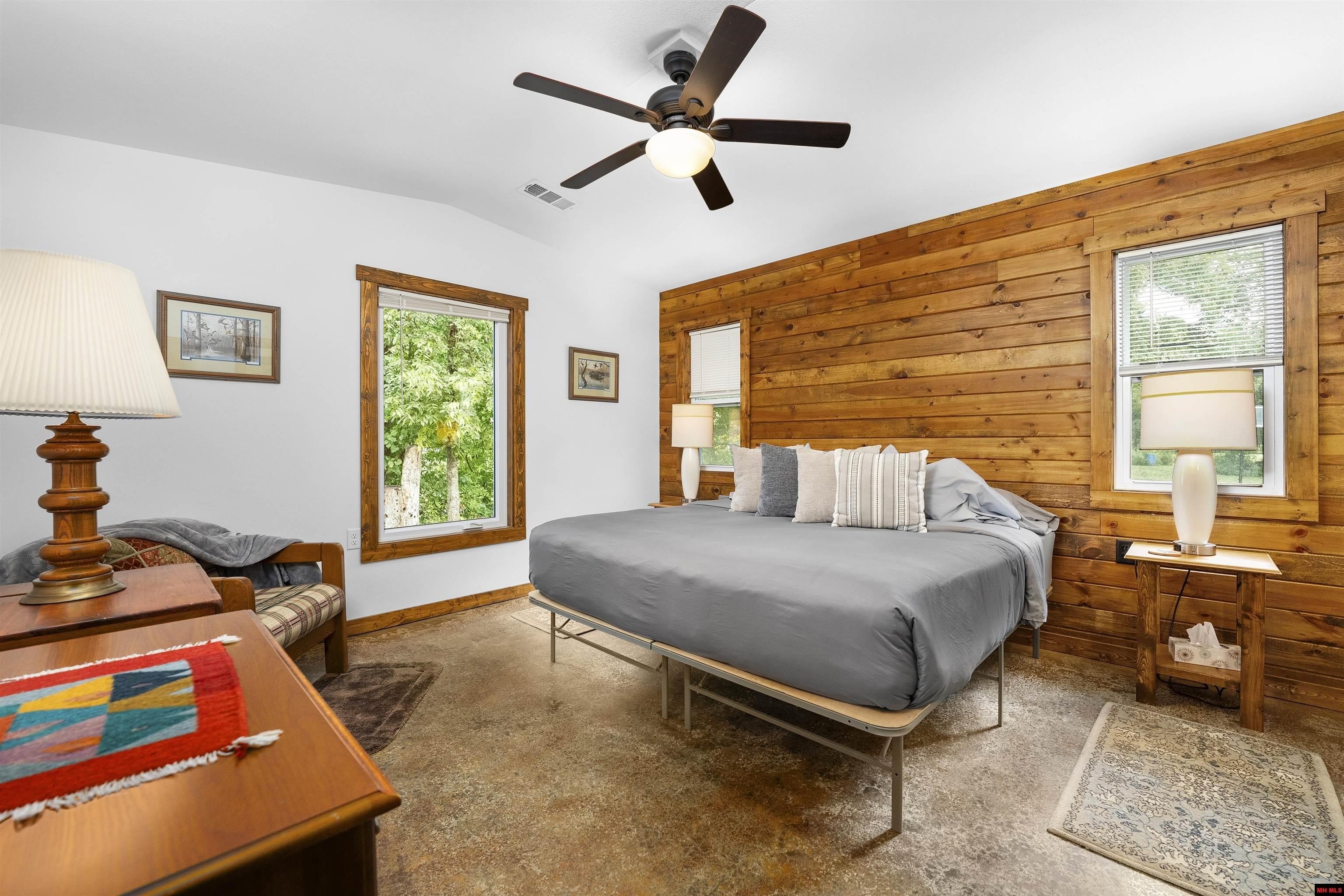 Norfork, Arkansas, 72658, United States, 4 Bedrooms Bedrooms, ,4 BathroomsBathrooms,Residential,For Sale,1976575