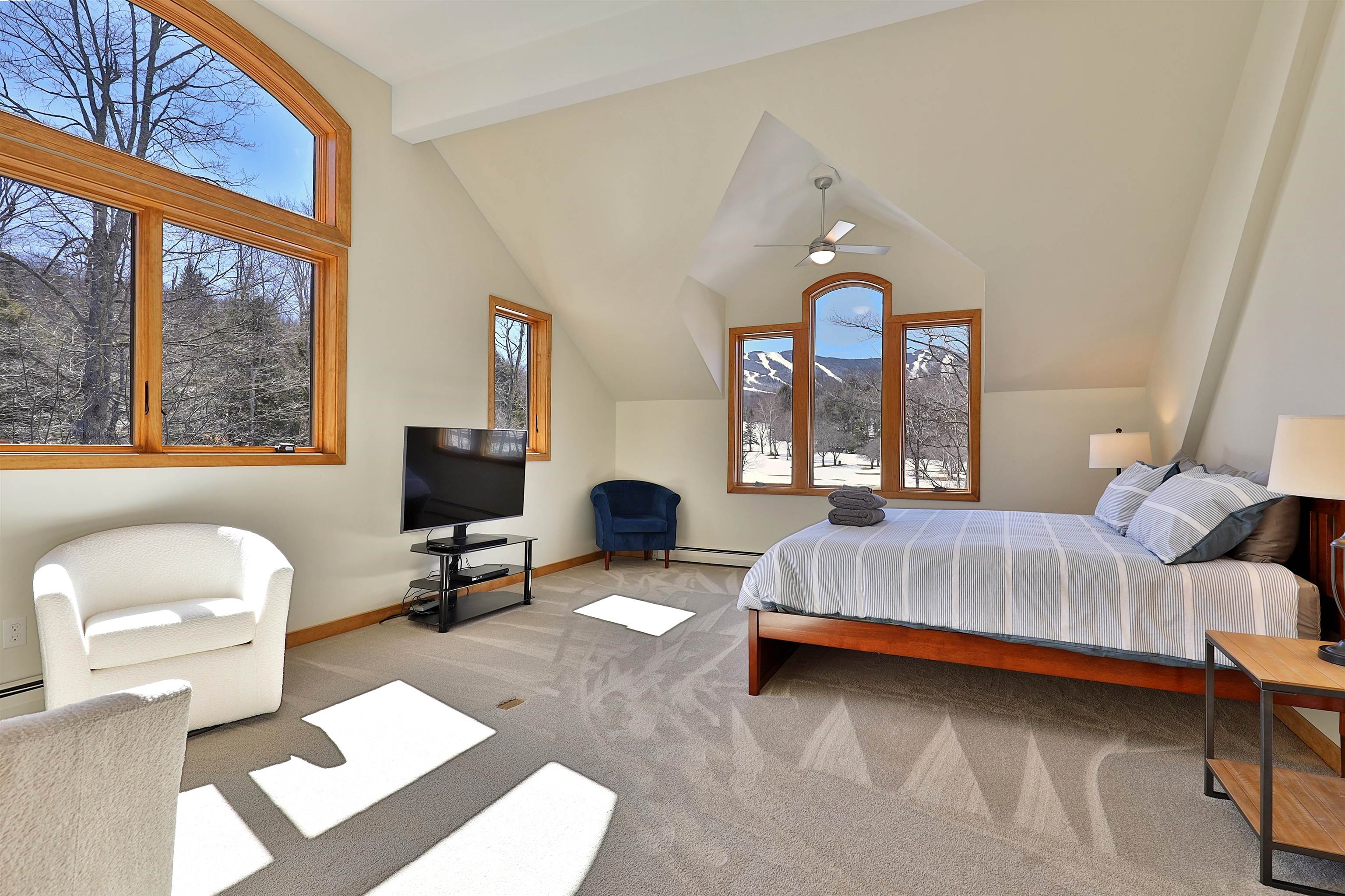  426 Roaring Brook Road - 物件實景