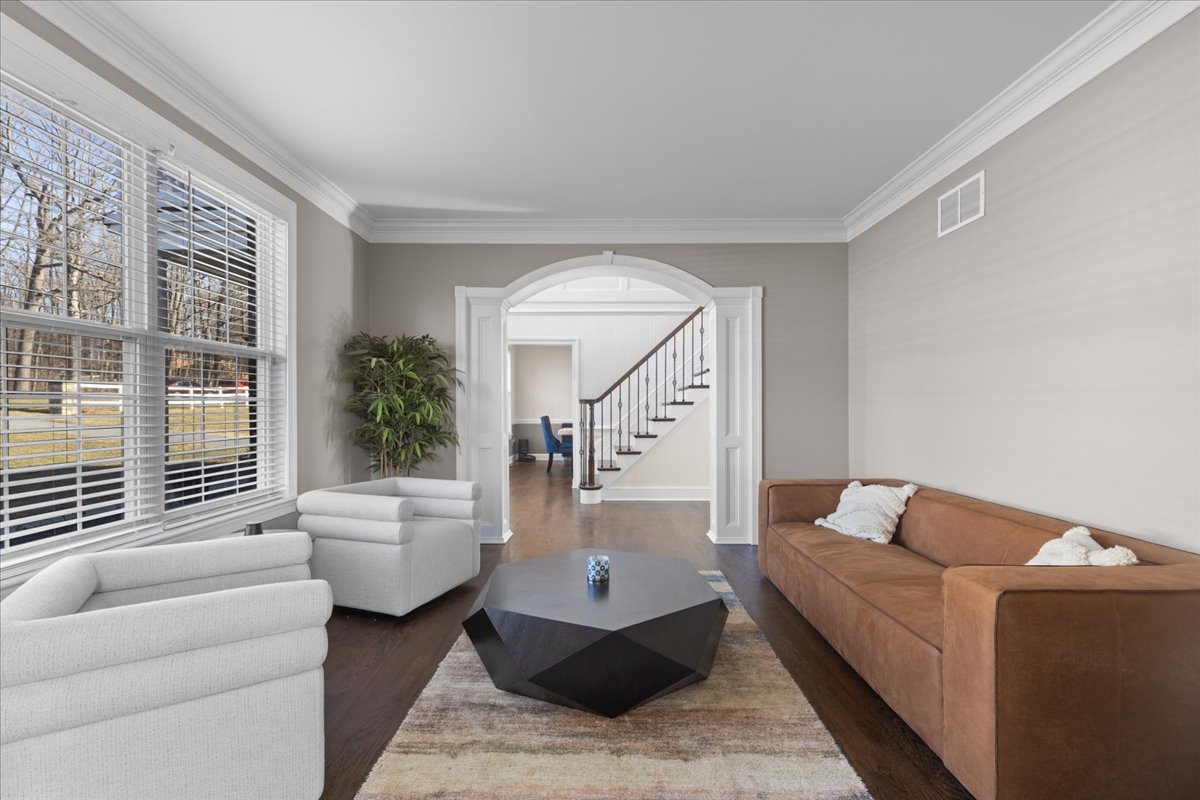 New Windsor, Maryland, 21776, United States, 5 Bedrooms Bedrooms, ,5 BathroomsBathrooms,Residential,For Sale,1943659