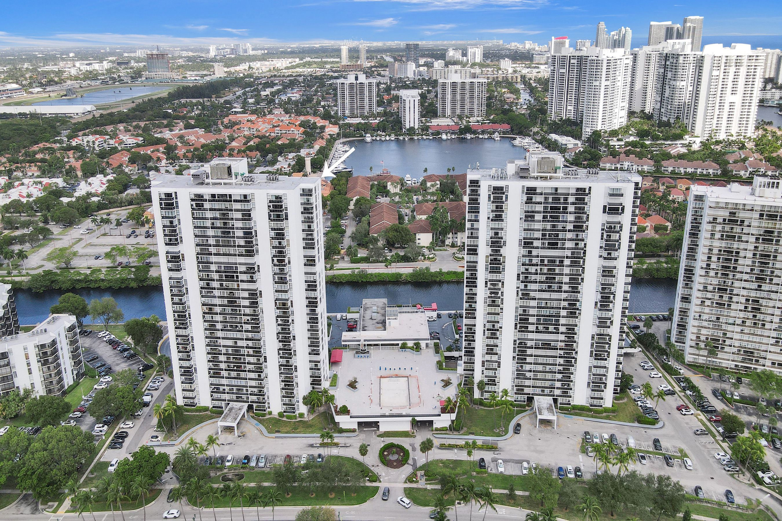  3625 N Country Club Dr, Aventura, FL, 33180 - 物件實景