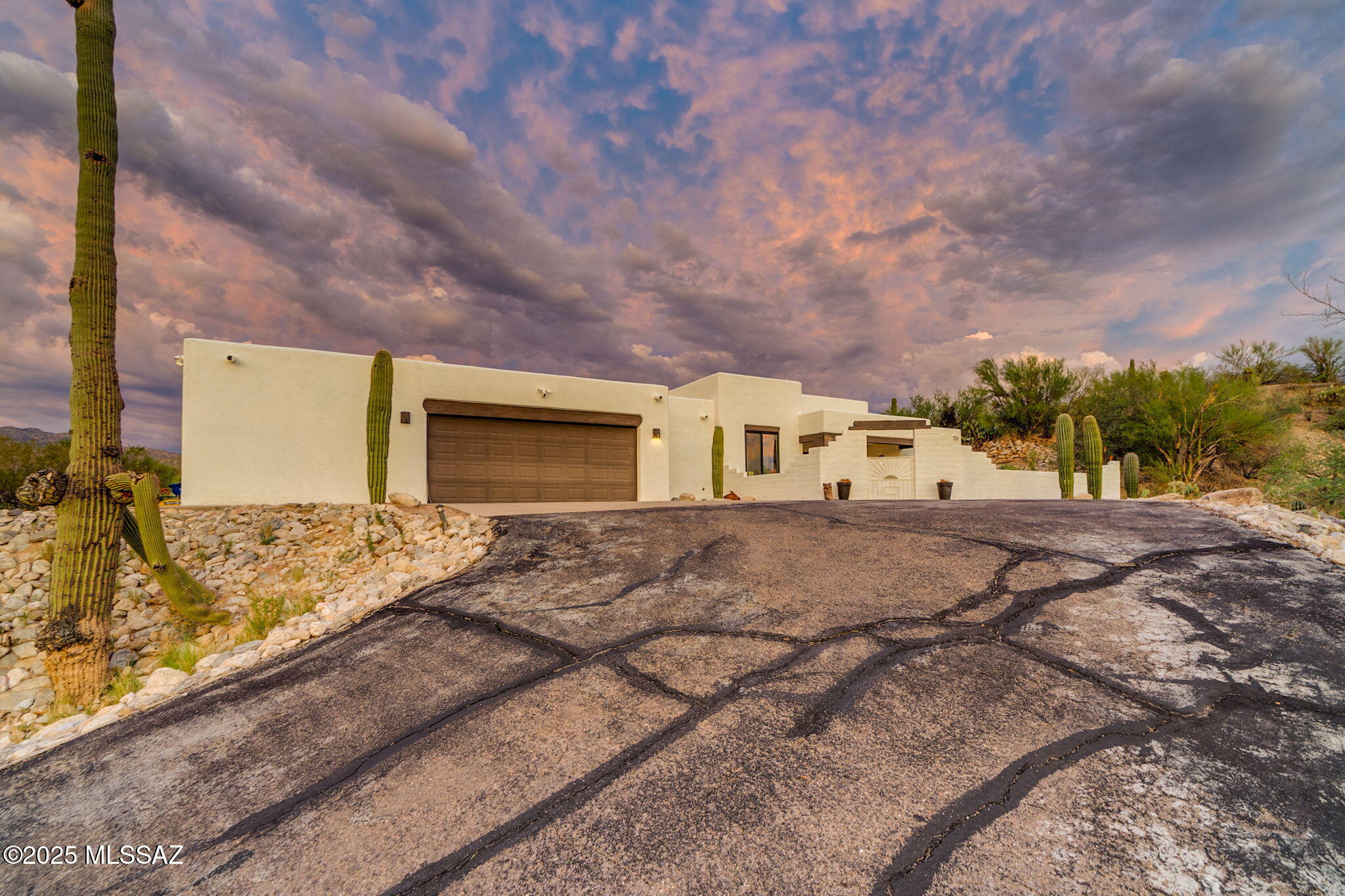 Tucson, Arizona, 85747, United States, 3 Bedrooms Bedrooms, ,3 BathroomsBathrooms,Residential,For Sale,1901020